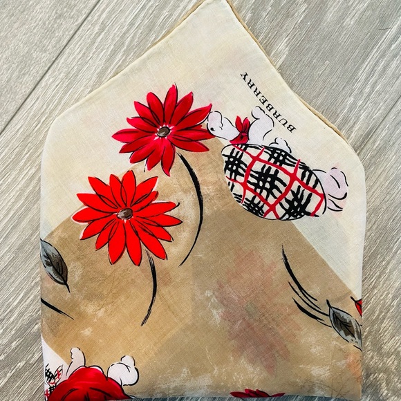 Burberry turtle scarf nwot signed. 2 n stock - Picture 7 of 11